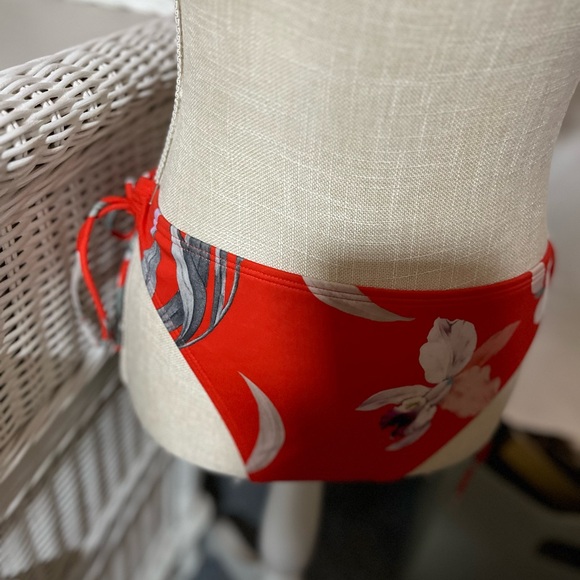 New!XL 2-Pieces Athleta Polynesian Flower Halter bikini/ bottoms XL DD-DDD - Picture 13 of 14